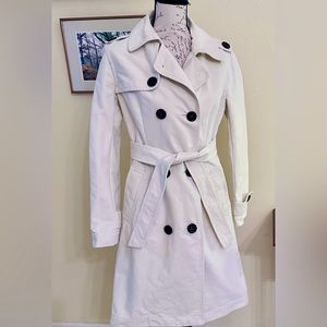 Gap Classic Cream Colored Cotton Double Breasted Trench Coat